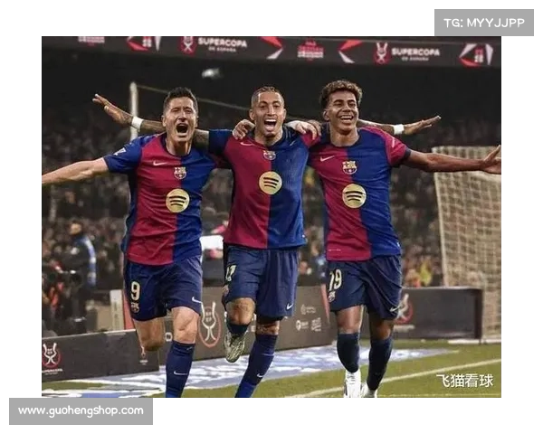 巴萨九号位之争激烈上演 莱万与拉什福德谁主沉浮